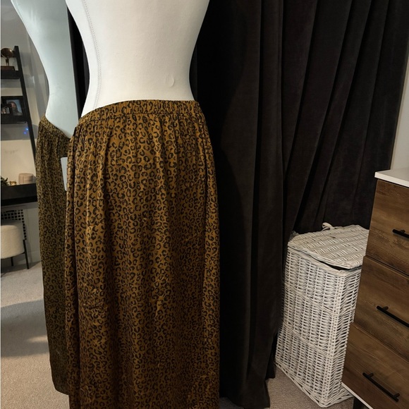 DR2 Animal Print Midi Skirt - Picture 3 of 5
